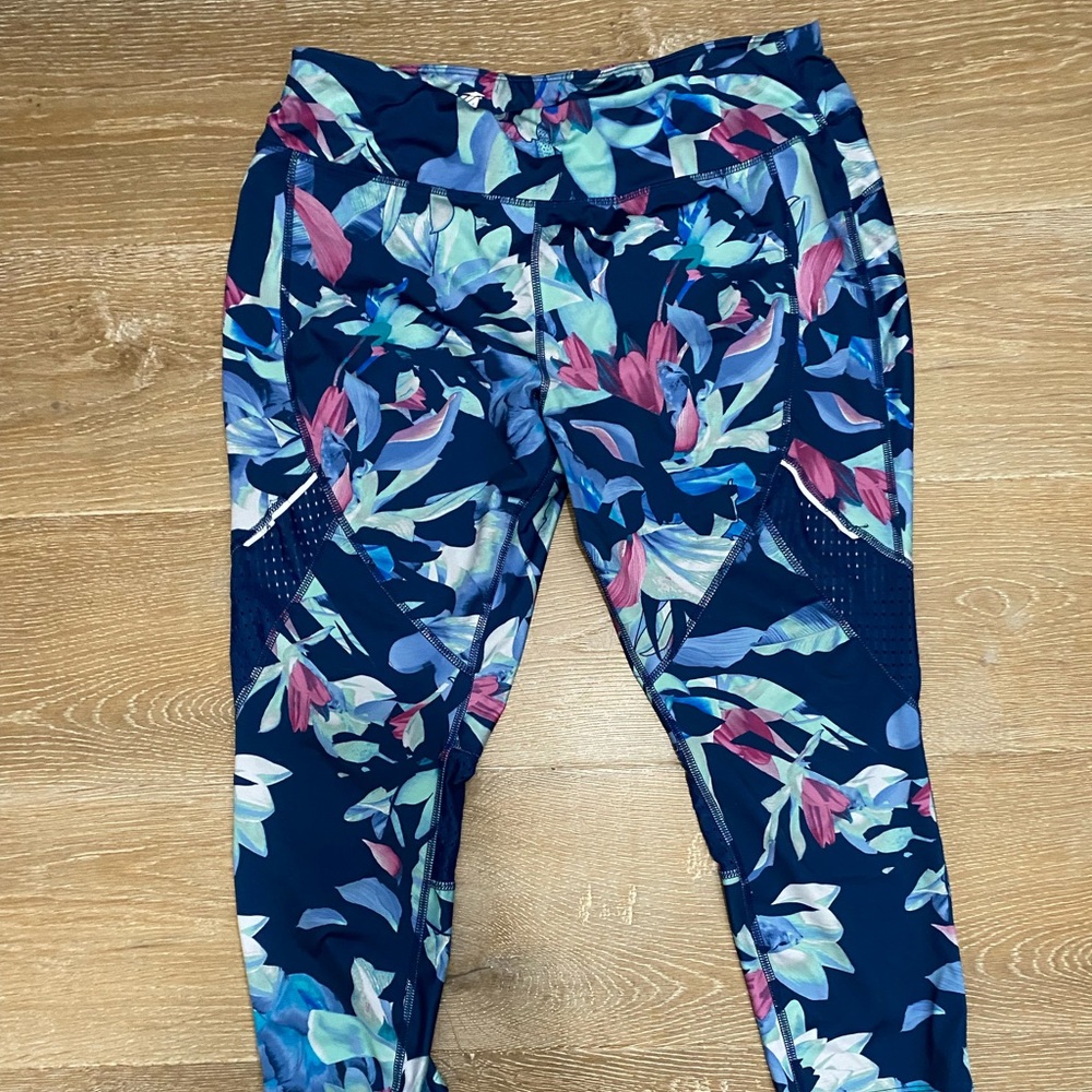 Exercise leggings